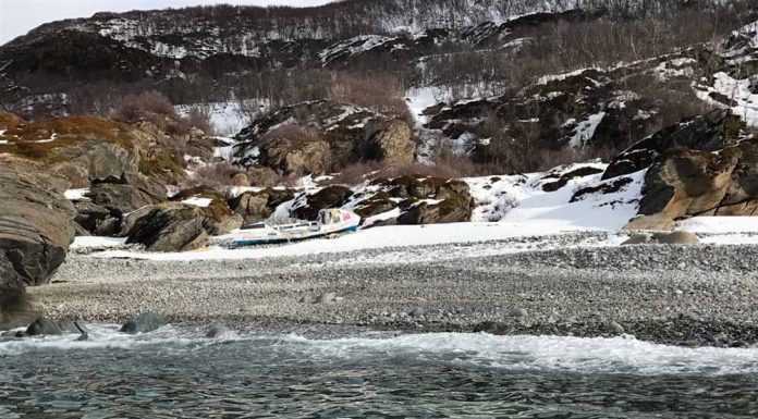O barco de Stein Hoff teve que ser abandonado no mar, mas foi encontrado