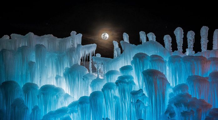 Castelos de gelo gigantes para você jogar de uma empresa sediada em Utah