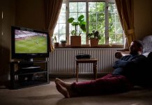 Você poderia ser pago £ 35 por hora para assistir TV