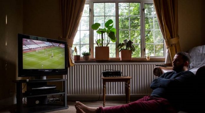 Você poderia ser pago £ 35 por hora para assistir TV