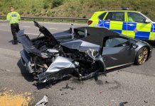 Lamborghini novinho em folha naufragou na estrada apenas 20 minutos após a compra