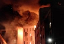 Alunos evacuam dormitórios enquanto enorme incêndio atinge residências em Bolton