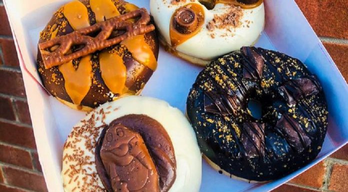Uma empresa de rosquinhas está procurando testadores de sabor