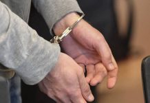 Pedófilos podem ser condenados à prisão perpétua sob novas leis propostas na Austrália