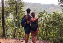 Casal britânico preso na bela vila Indonésia durante o bloqueio de Coronavírus