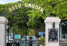 Os jardins da cerveja podem ser patrulhados para monitorar o distanciamento social após o bloqueio