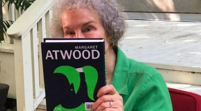 Conheça a biografia e os livros de Margaret Atwood livros de Margaret Atwood