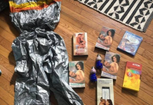 Mulher compra cobertura de piscina e acaba recebendo uma caixa de pornografia vintage