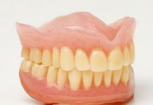 Sonhar que seus dentes caem é devido ao medo subconsciente - mas não de ir ao dentista