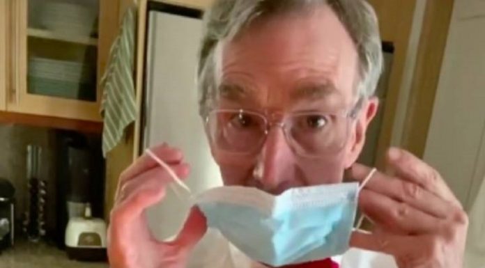 Cientista Bill Nye se torna viral com o vídeo do TikTok que explica a importância das máscaras faciais