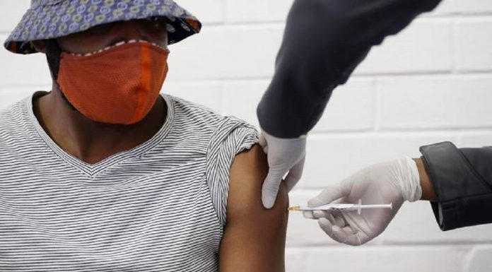Pesquisas mais recentes mostram que a vacina Covid-19 da Universidade de Oxford é 'segura'