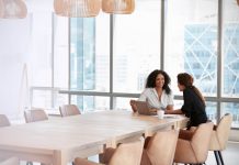 boa conduta de vestimenta no trabalho