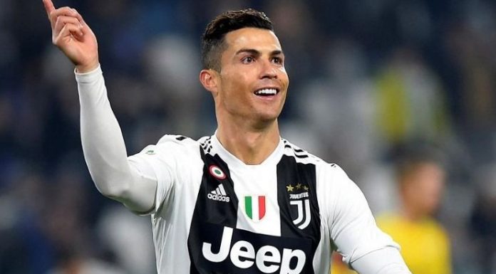 Cristiano Ronaldo pede transferência para a Juventus após fracasso na Liga dos Campeões