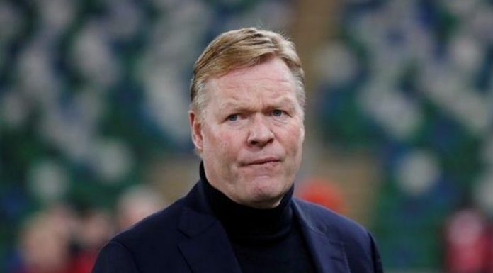 Ronald Koeman confirmado como novo técnico do Barcelona, substituindo Quique Setien, a ex-estrela do Nou Camp