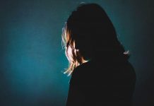 Menina de 16 anos é estuprada por 30 homens em um hotel, sob a marca de "crime contra a humanidade"