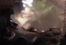 Enorme sumidouro aparece e engole 21 carros na China