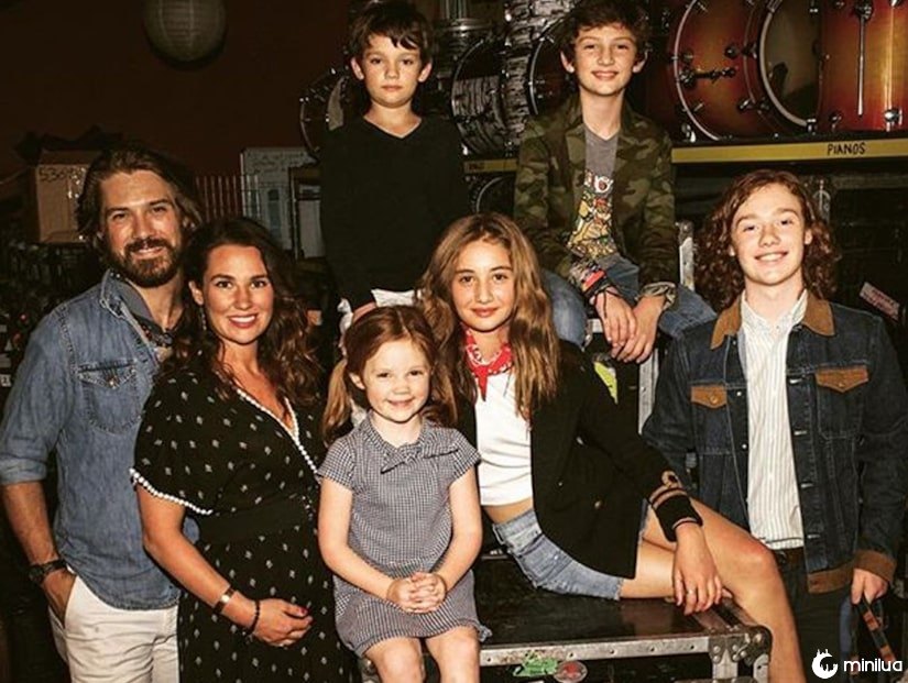 Taylor Hanson Ends 2018 with 6th Child -- Guess How Many Hanson Kids There  Are Now
