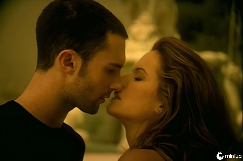 Par em "She Will Be Loved", Adam Levine (Maroon 5) homenageia Kelly Preston após morte da atriz | POPline