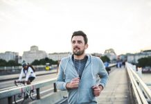 Praticar exercícios por apenas dois minutos por dia pode impulsionar seu aprendizado e memória, segundo estudo