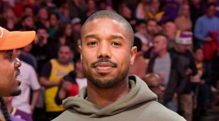 Michael B Jordan presta uma homenagem emocional a Chadwick Boseman