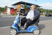 Homem com deficiência em scooter rnão foi atendido drive-thru do McDonald's