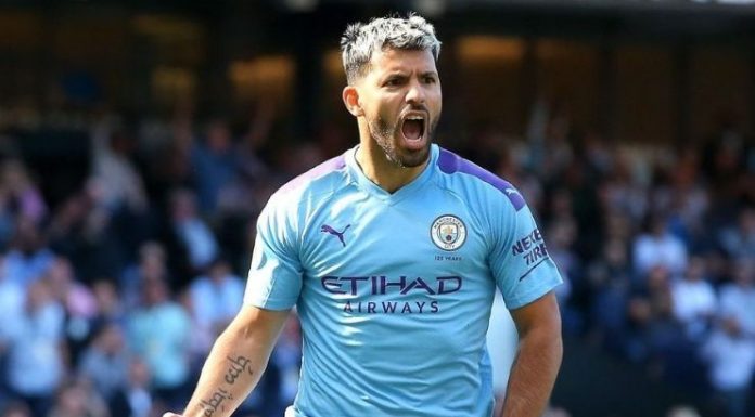 Sergio Aguero, atacante do Man City, sofre lesão e ficará dois meses fora do campo