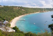 Ilha caribenha quer que trabalhadores remotos venham e façam seu trabalho de suas praias