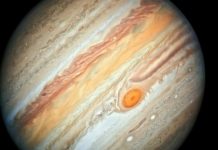 NASA tira fotos incríveis da misteriosa tempestade que muda de cor em Júpiter