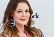 Drew Barrymore ainda tem seu chapéu de cowboy vermelho do ET e o mantém em um lugar muito especial