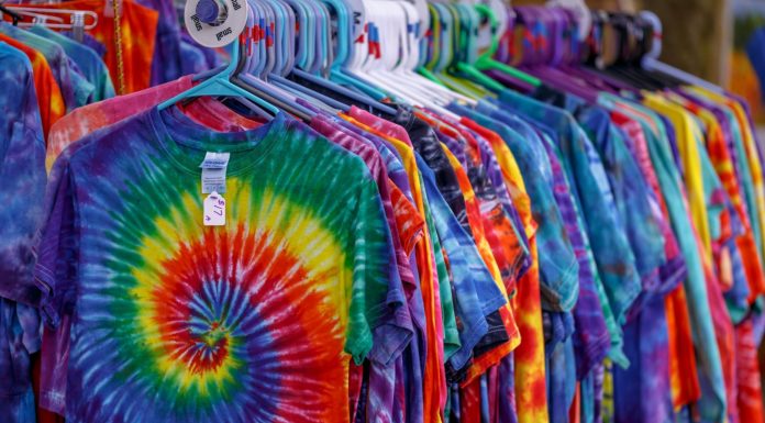 Tie Dye é a nova tendência da moda do verão – saiba 5 curiosidades tendência da moda do verão