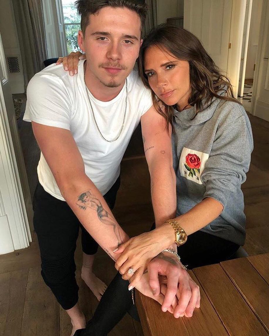 Brooklyn Beckham, filho de Victoria Beckham está namorando ex-sósia da  própria mãe