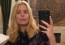 Jessica Simpson parece irreconhecível em pose de ioga após perda de peso