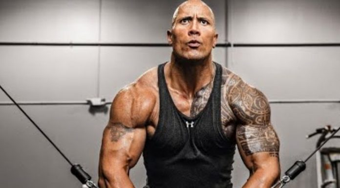 Dwayne Johnson sofre uma lesão no rosto durante o treino: 'Fiquei confuso e precisei de pontos'