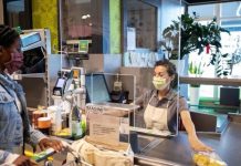 Supermercados representam risco, pois a equipe pode ser o 'reservatório de infecção' da Covid-19, alerta o estudo