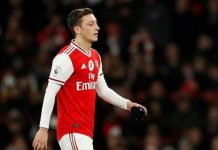Mikel Arteta fala sobre a postura em relação a Mesut Ozil enquanto o mesmo segue fora dos campeonatos pelo Arsenal