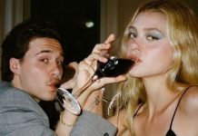 Brooklyn Beckham revela uma enorme tatuagem da noiva Nicola Peltz em seu pescoço