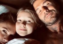Victoria Beckham compartilha fotos de David beijando a filha Harper nos lábios