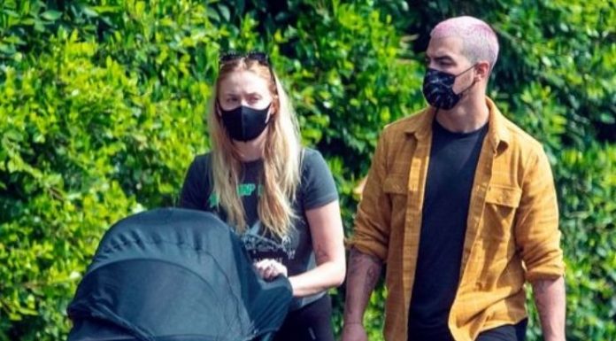 Sophie Turner mostra o corpo pós-bebê enquanto Joe Jonas leva a menina Willa para um passeio