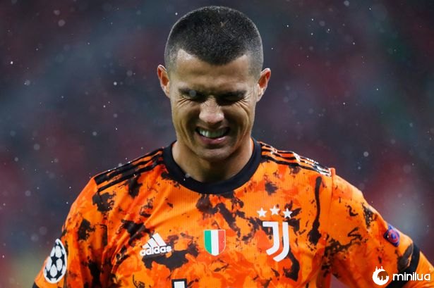 Cristiano Ronaldo recusou-se um trocarte de camisa 'porque não marcou durante o jogo'
