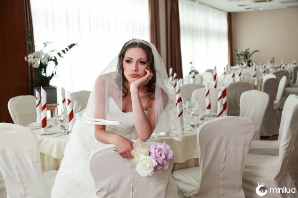 O choque da noiva após o novo marido estragar as fotos do casamento 'como uma piada'