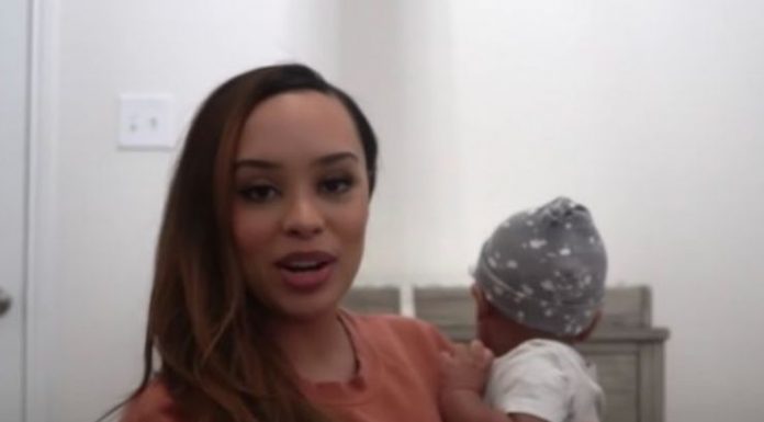 Mamãe pregou uma peça hilária no marido trocando o filho para ver se ele notava