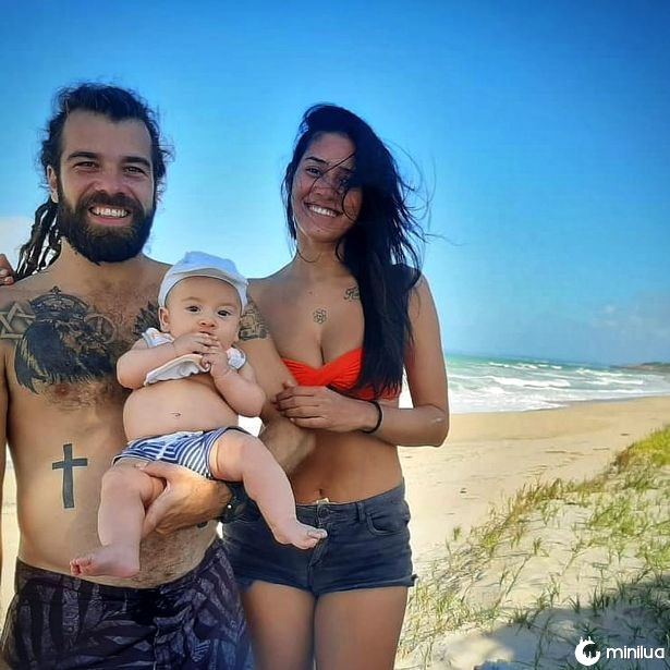 Casal e seu bebê de sete meses morreram esmagados depois que o penhasco desabou na praia