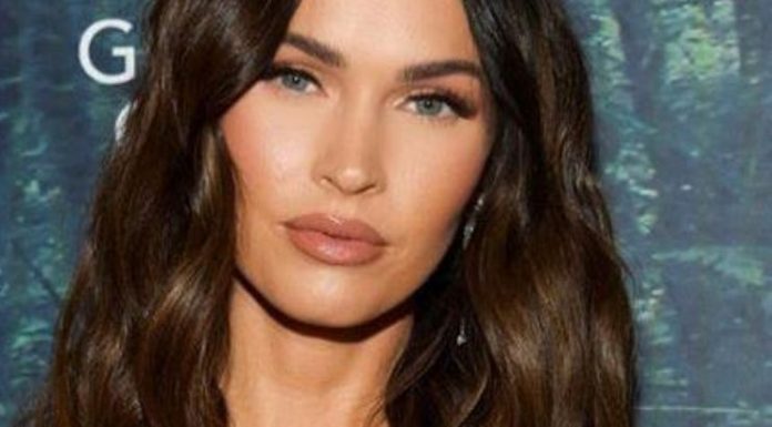 Megan Fox pede o divórcio de Brian Austin Green enquanto o romance da MGK fica sério