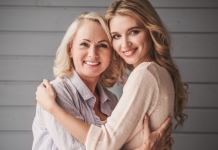 Essas fotos de mães e filhas idênticas confundem a todos os espectadores