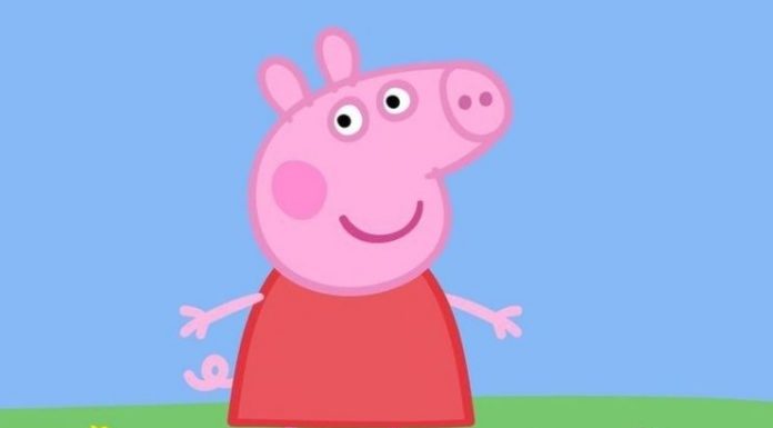 Mamãe fez bolo de aniversário da Peppa Pig, mas deixou os pais confusos com formas rudes