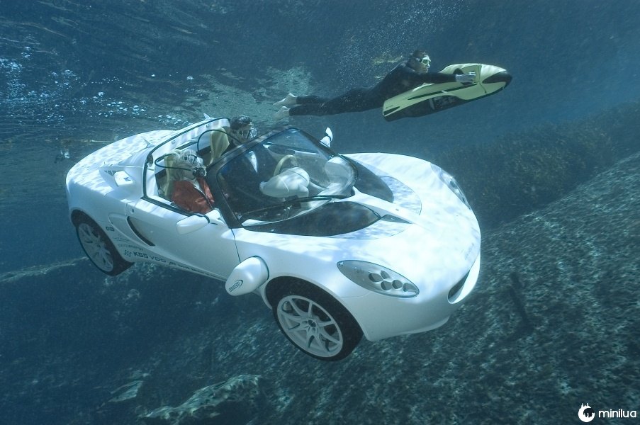 Carro com aquário dentro: conheça este supercarro italiano